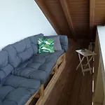 Beautiful Attic Comfortable بيت للعطل Gorwihl