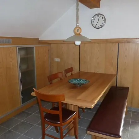 Beautiful Attic Comfortable Gorwihl