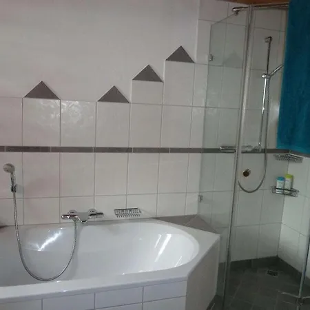 Beautiful Attic Comfortable بيت للعطل